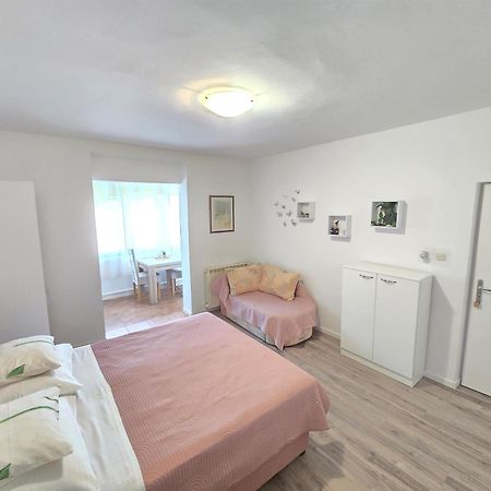 Apartment Ljerka Barbat na Rabu Eksteriør bilde