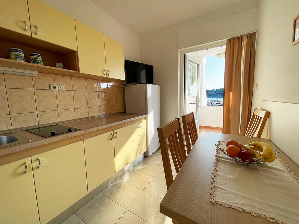 Apartment Ljerka Barbat na Rabu Eksteriør bilde