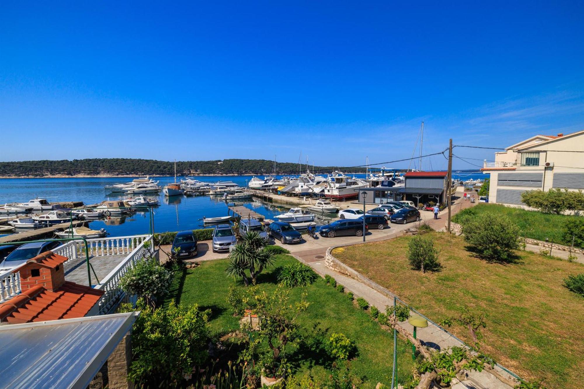Apartment Ljerka Barbat na Rabu Eksteriør bilde