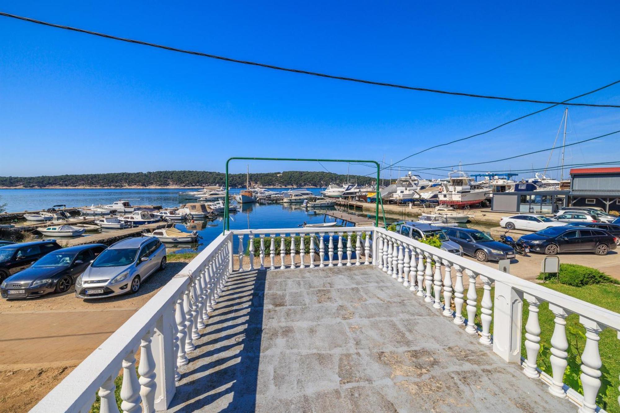 Apartment Ljerka Barbat na Rabu Eksteriør bilde